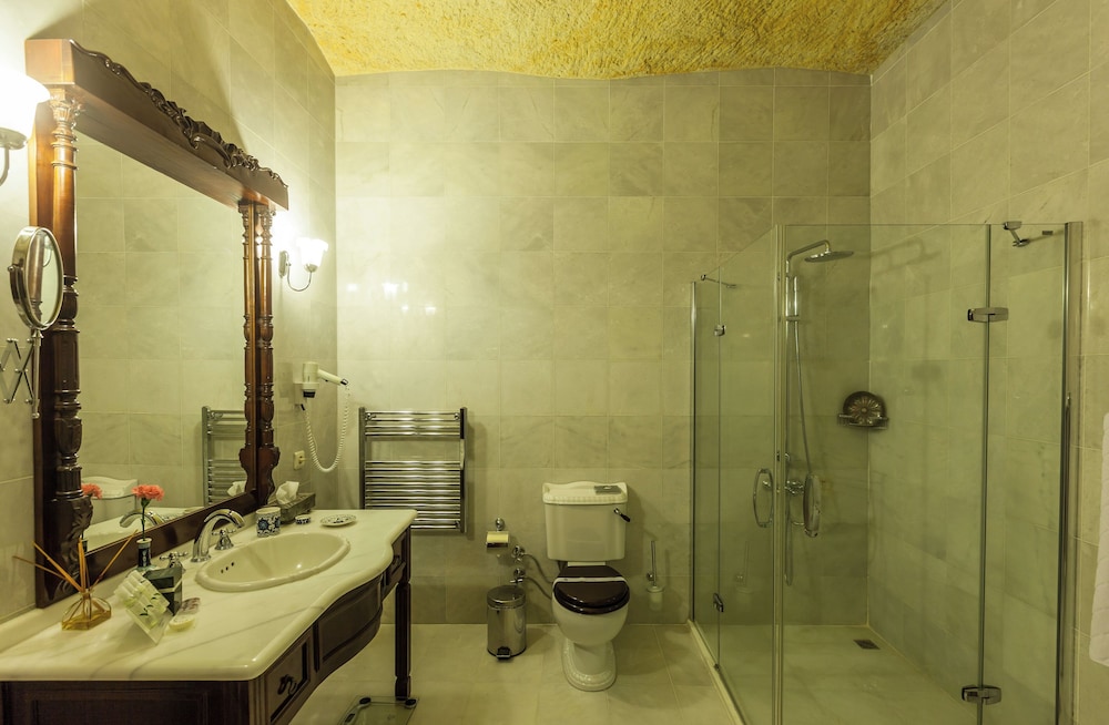King Suite - Photo 12