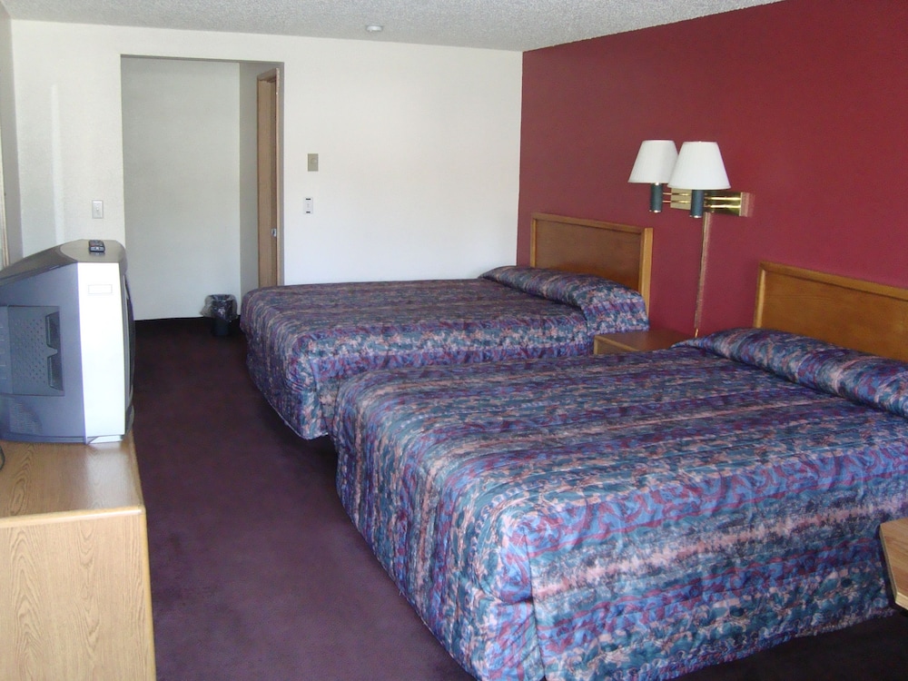 Room, 2 Queen Beds photo 1