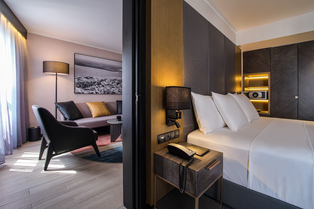Junior Suite, 1 Queen Bed