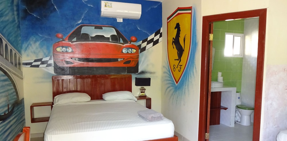 Room, 2 Queen Beds photo 3
