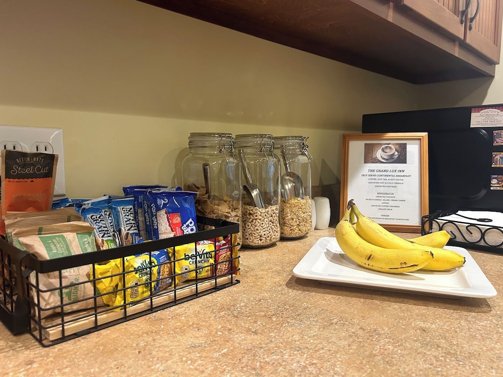 Grand Lux Inn, Billede 2