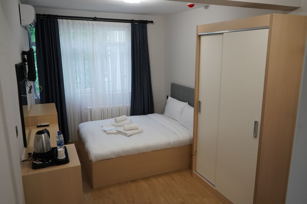 Economy Room - Photo 12