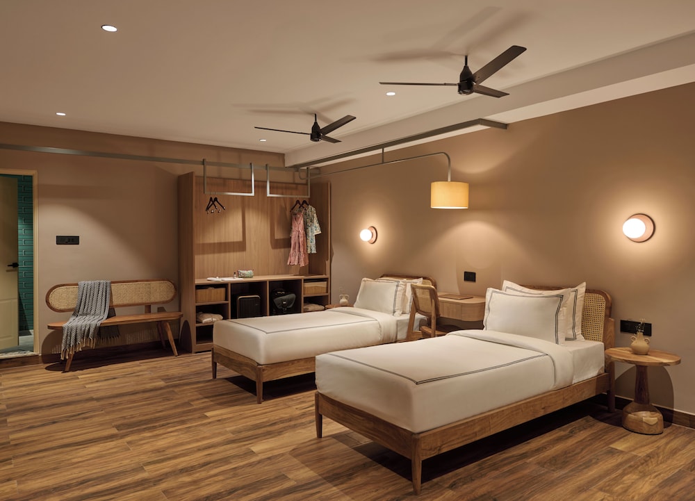 Superior Twin Room, City View
