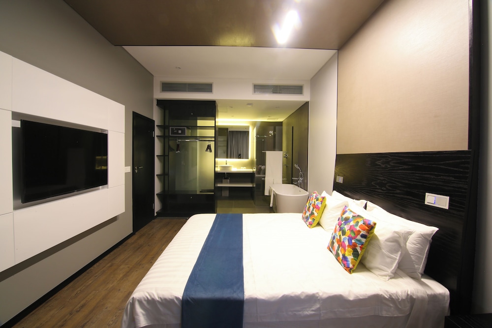 Premium Room, 1 Queen Bed, Non Smoking