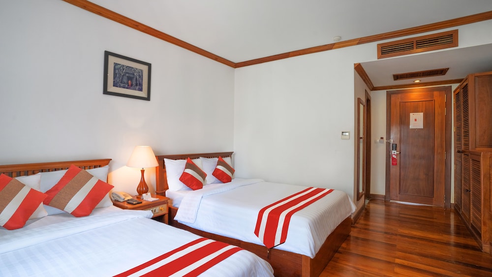 Deluxe Twin Room with Balcony - Photo 4