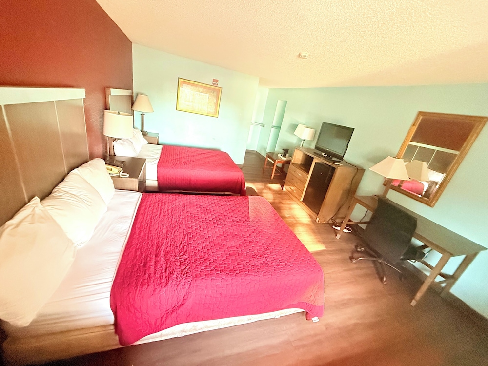 Economy Room, 2 Bedrooms, Smoking photo 2