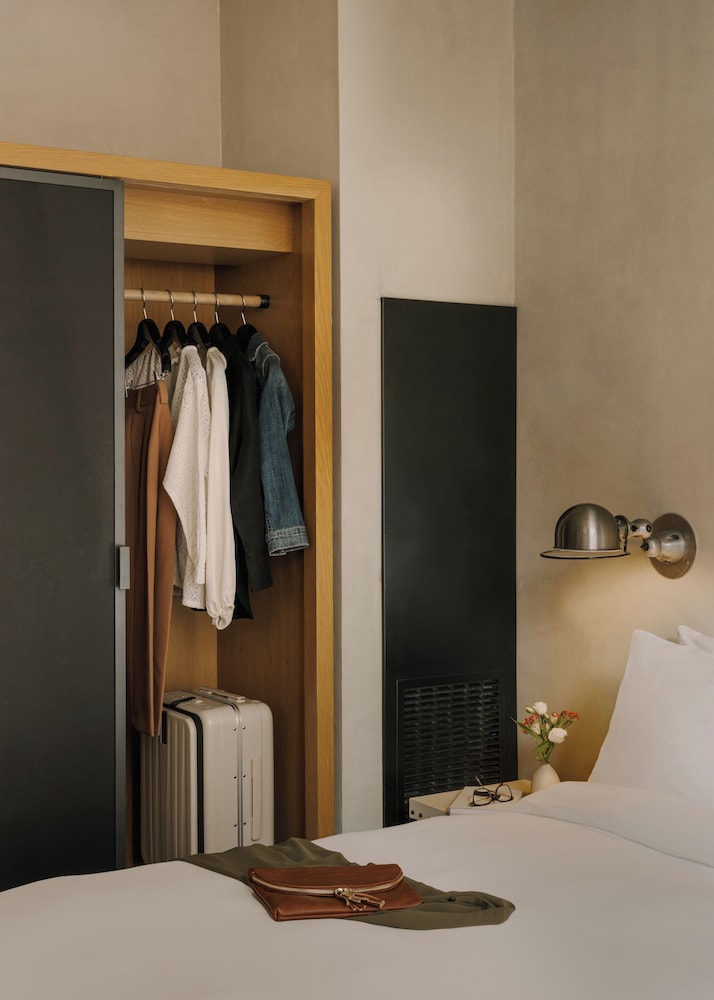 Suite, 1 King Bed With Sofa Bed