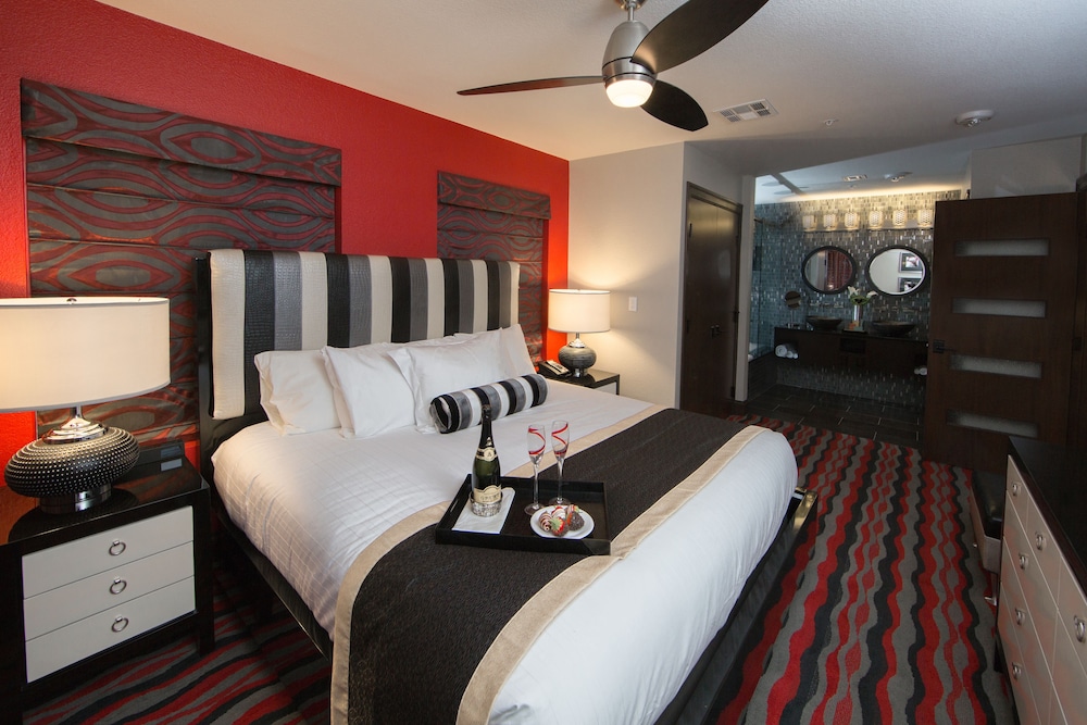Signature Room, 2 Bedrooms, Non Smoking photo 2