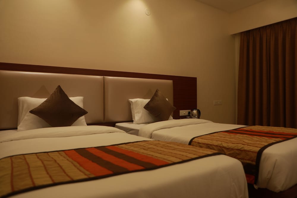 Deluxe Twin Room with Balcony - Photo 19