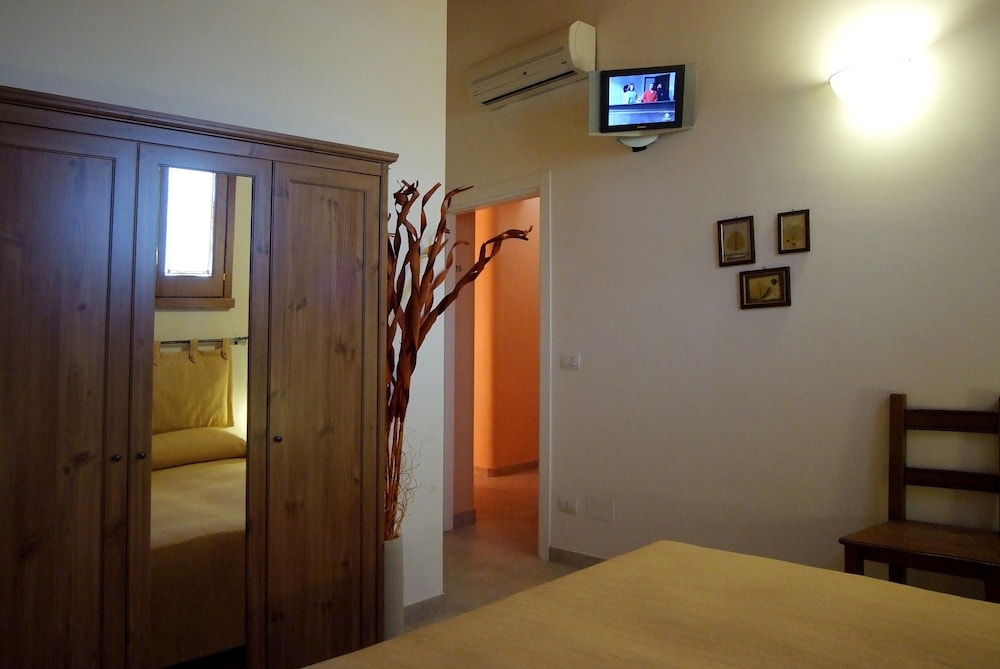Double Room - Photo 2