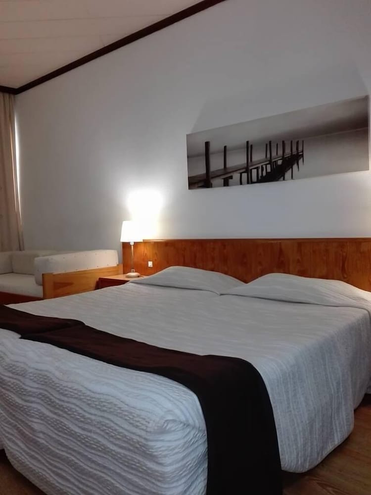 Standard Double or Twin Room - Photo 6