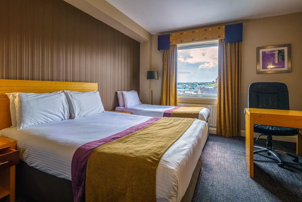 Standard Twin Room, 2 Twin Beds - Photo 2