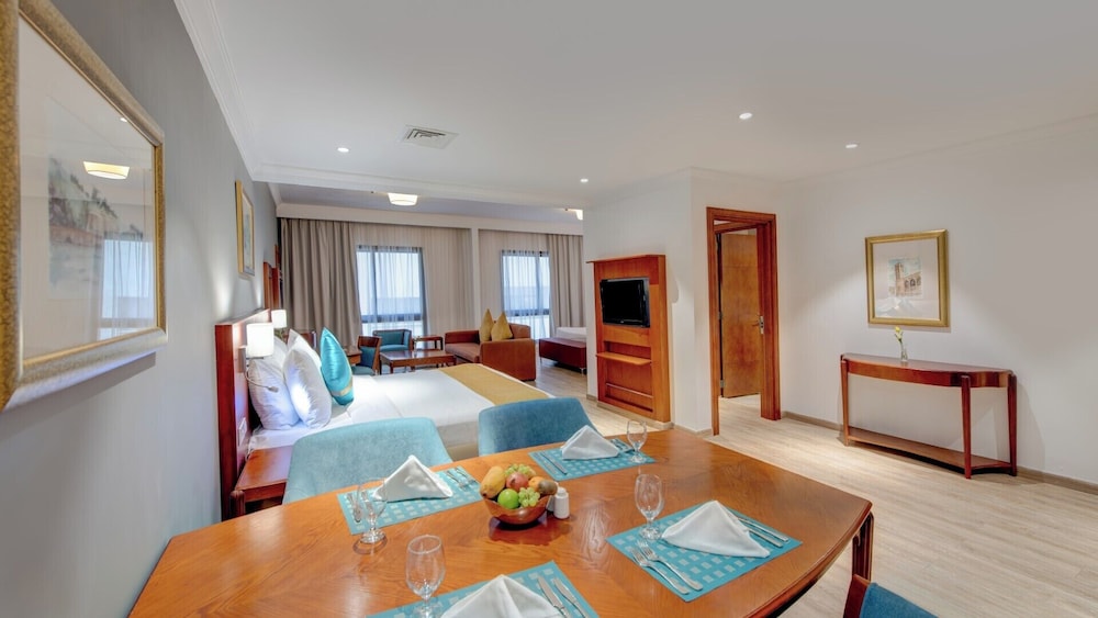 Executive Family Suite - Photo 5