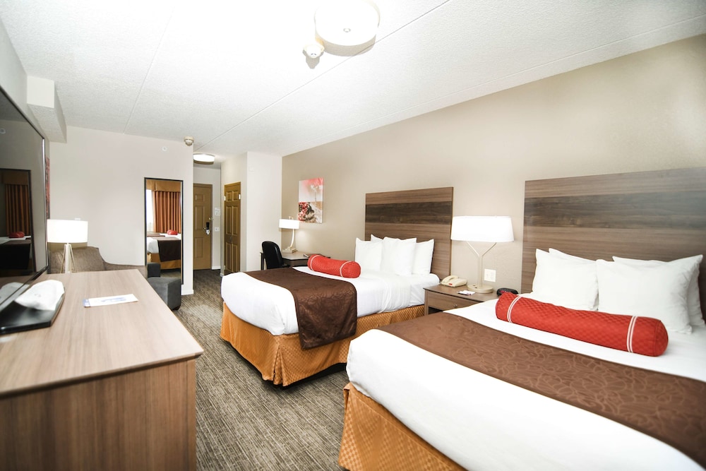 Suite, Multiple Beds, Non Smoking, Refrigerator & Microwave photo 3