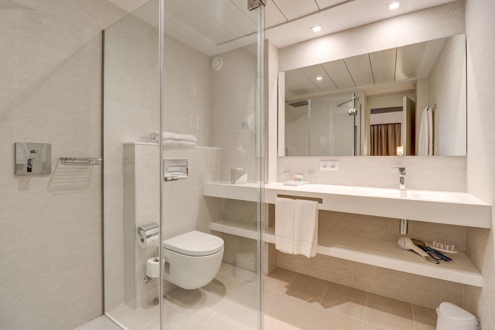 Double Room, Balcony, Sea View - Photo 4