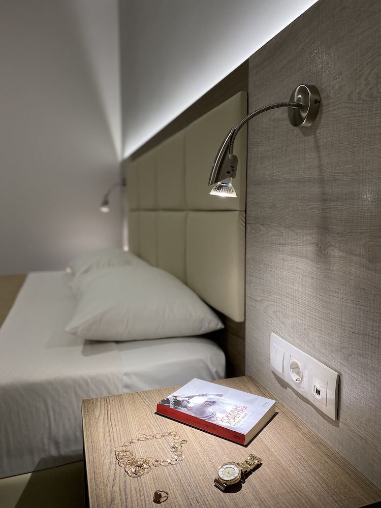 Double Room - Photo 9