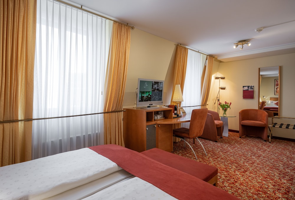 Superior Twin Room, 2 Twin Beds - Photo 11