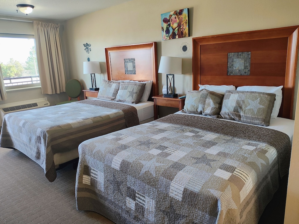 Economy Double Room, 2 Queen Beds photo 3