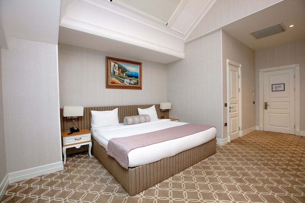 Budget Double Room ( No Window ) - Photo 7