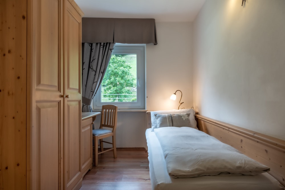 Standard Single Room - Photo 2