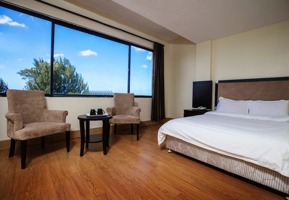 Standard Double or Twin Room, Ocean View photo 2