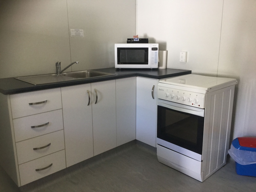 Standard Suite, 1 Bedroom, Non Smoking, Kitchenette photo 3