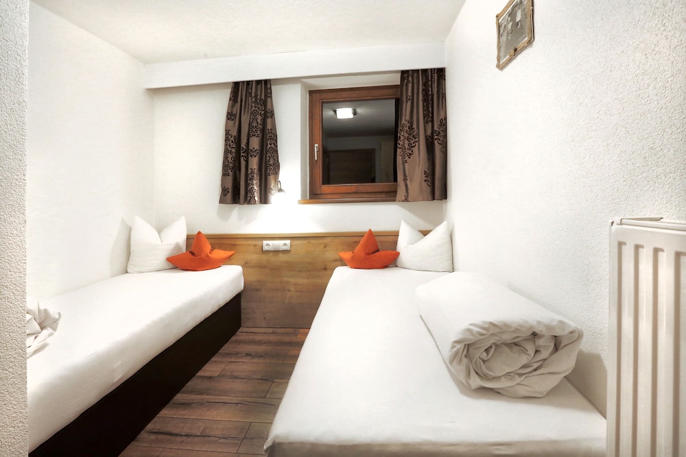 Chalet, Multiple Bedrooms photo 3