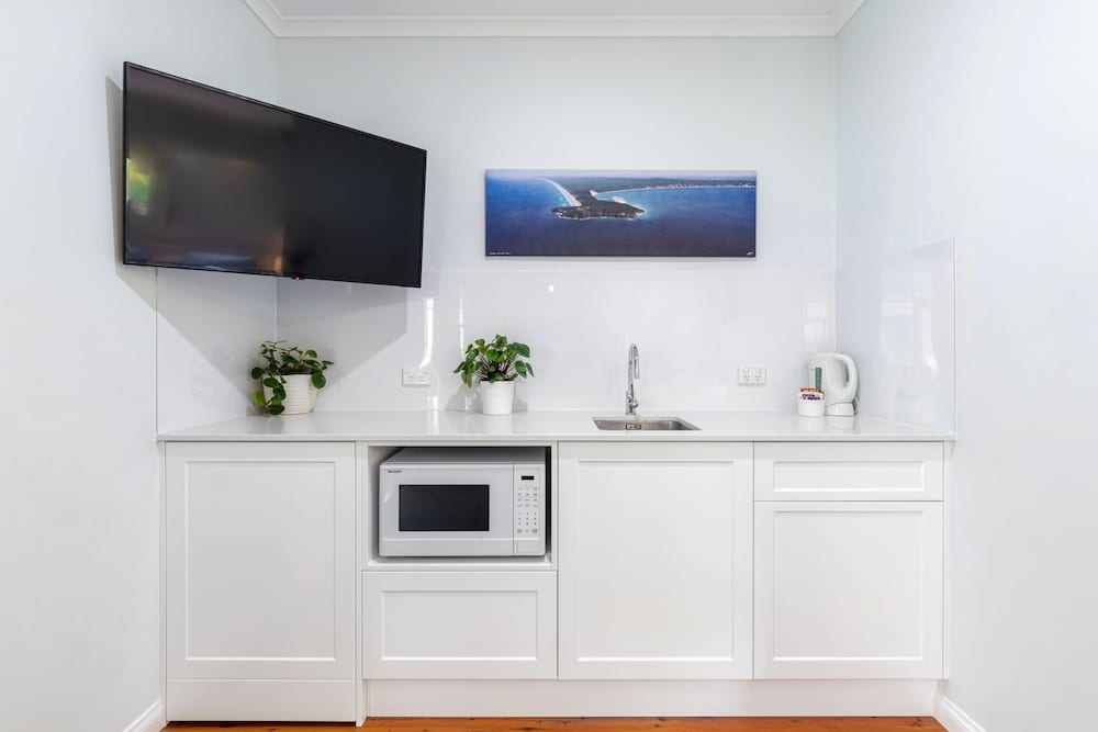 Suite, 1 Bedroom - Photo 1