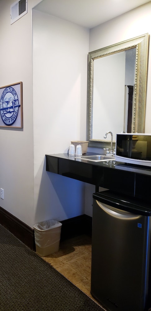 Suite, 2 Queen Beds - Photo 6