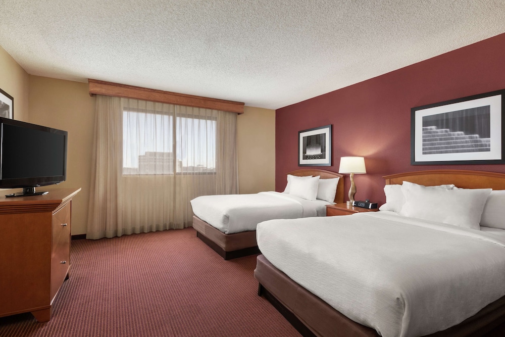 Suite, 2 Double Beds, Accessible (Roll-In Shower) - Photo 3