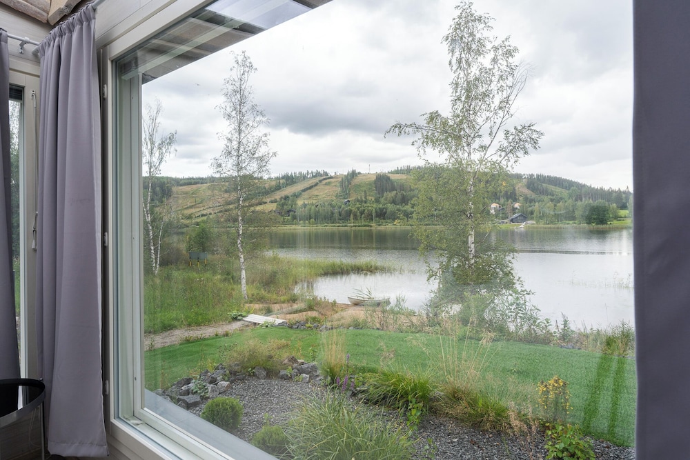 Standard Studio, 1 Queen Bed, Lake View, Lakeside photo 1
