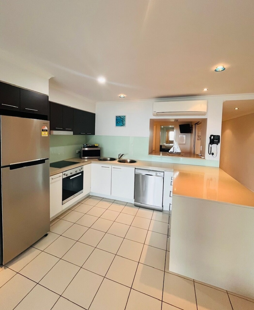 1 Bedroom Water View Spa Apartment - Photo 4