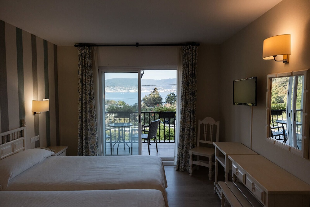 Double Room, Sea View - Photo 3