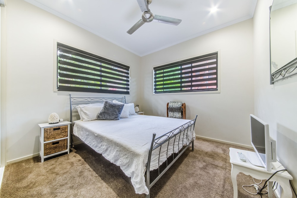 House, 2 Bedrooms, Sea View photo 2