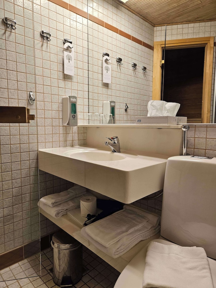 Standard Room, 2 Twin Beds, Non Smoking, Sauna - Photo 17