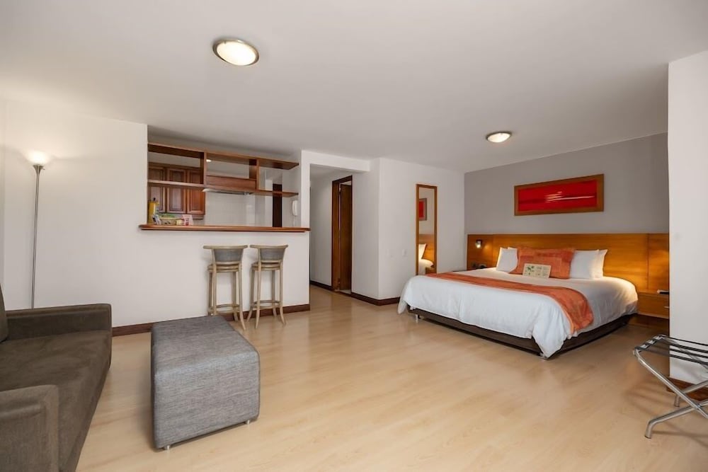 Standard Suite - Photo 2