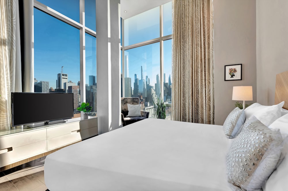 Suite (Heaven Over Hell Penthouse)