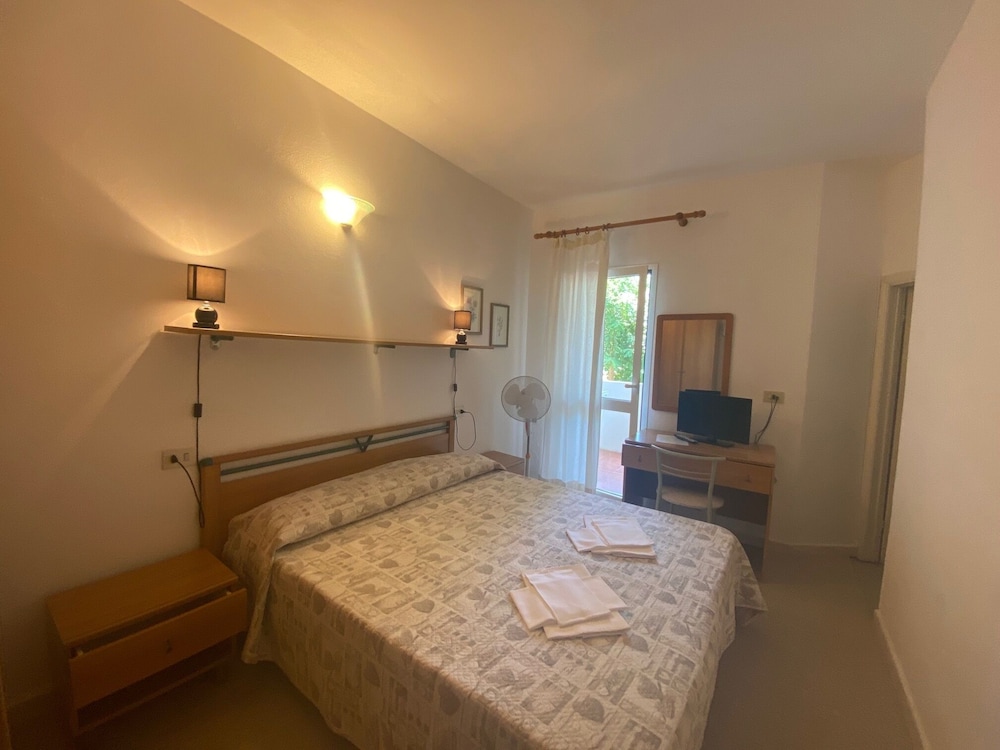 Economy Double or Twin Room, Balcony