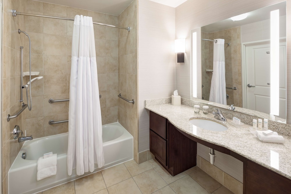 Suite, 1 King Bed, Accessible, Bathtub (Mobility & Hearing) - Photo 5