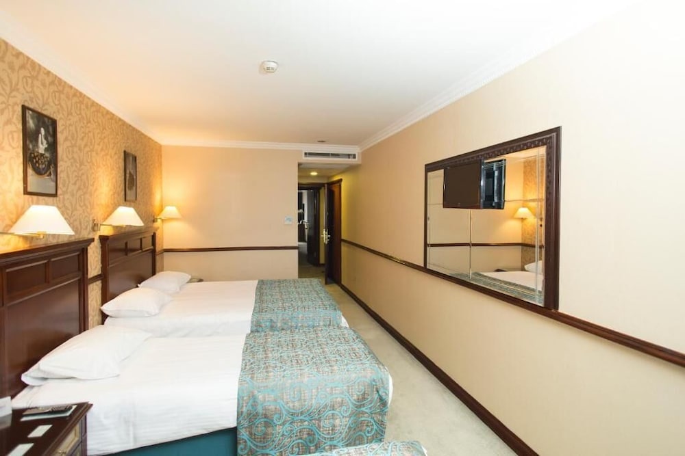 Economy Triple Room photo 1
