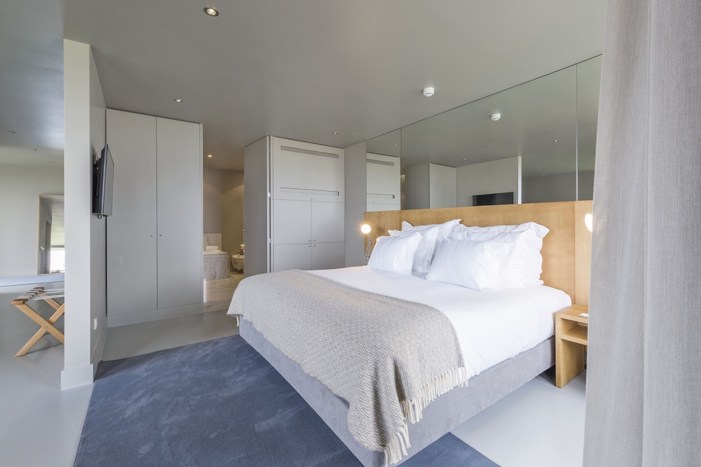 Suite - Photo 5