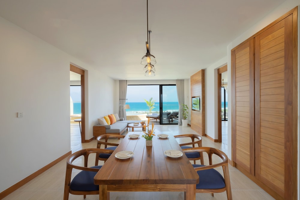 Seaview Sky Pool Villa photo 3