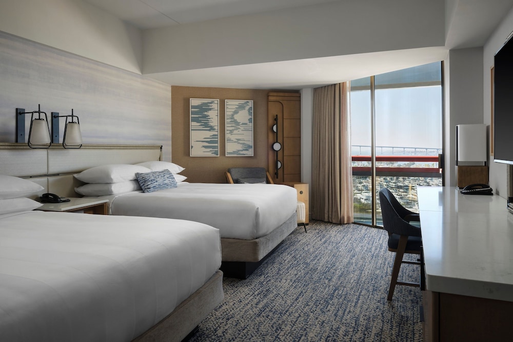 Deluxe Room, 2 Queen Beds, Bay View (Balcony) - Photo 1