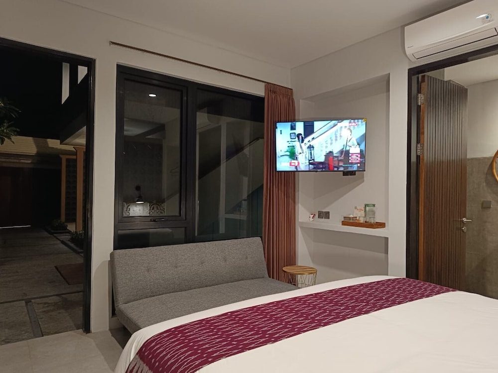 Deluxe Suite, Pool View