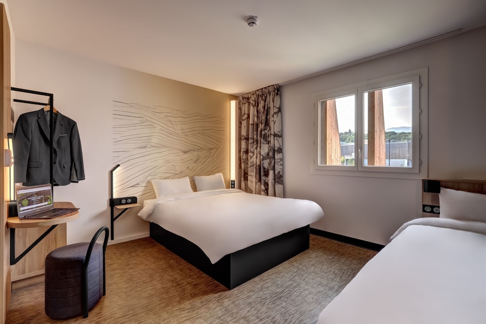 Quadruple Room - Photo 8