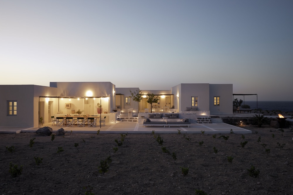 Superior Villa photo 1