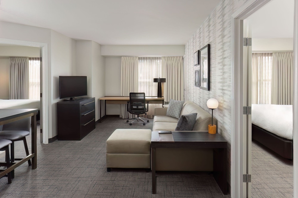 Suite, 1 Double Bed (Mobility/Hearing Access, Roll-in Shwr) photo 1