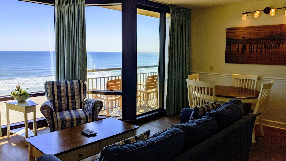 Premier Suite, 1 King Bed with Sofa bed - Photo 1
