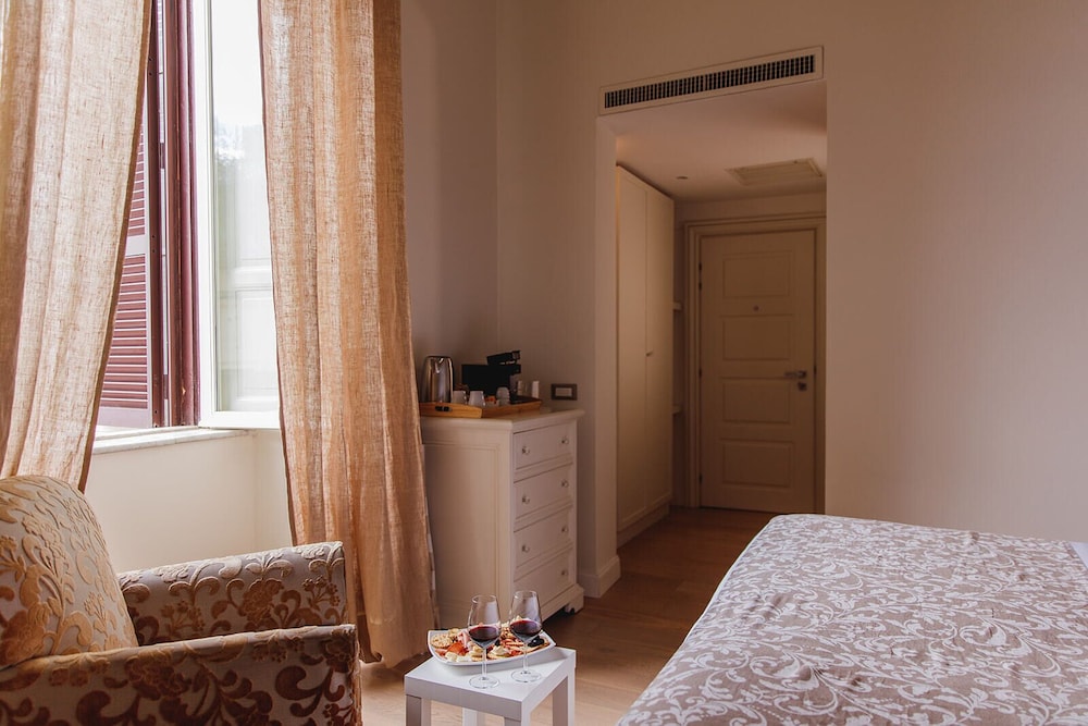 Deluxe Double Room photo 2