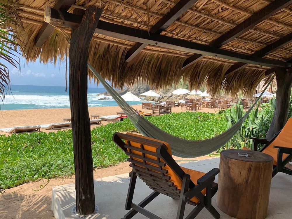 Standard Cabin, 1 Queen Bed, Beachside photo 3